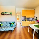 Colorful With Balcony-beahost *