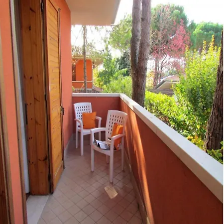 Colorful With Balcony - Beahost *