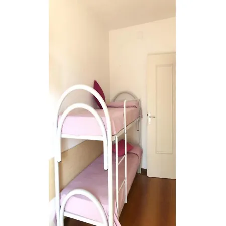 Colorful With Balcony - Beahost *