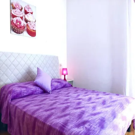 Colorful With Balcony - Beahost