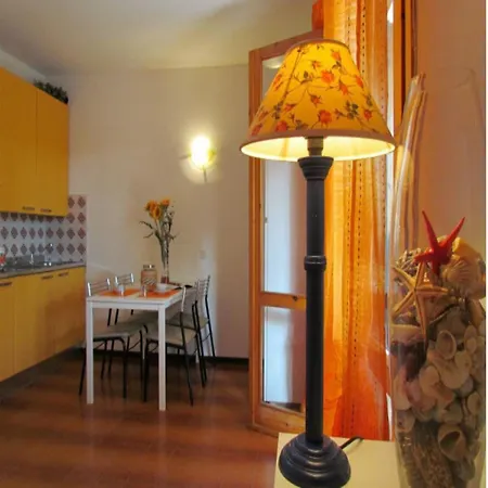 Colorful With Balcony - Beahost *
