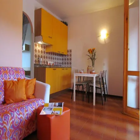 Colorful With Balcony - Beahost