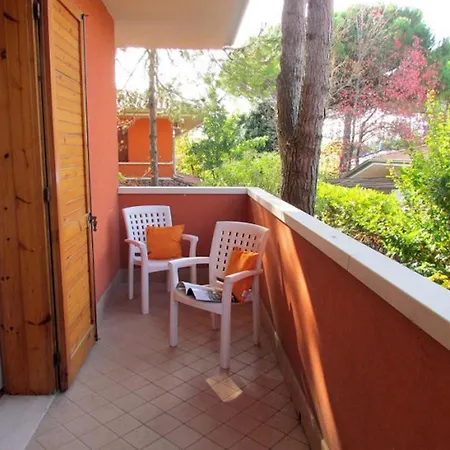 公寓 Colorful With Balcony-beahost