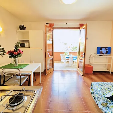 公寓 Colorful With Balcony-beahost *