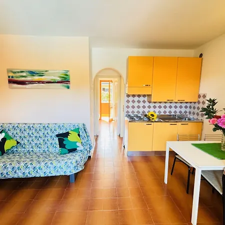 Apartamento Colorful With Balcony-beahost