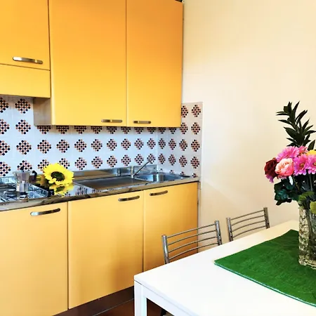 Colorful With Balcony-beahost 公寓 比比翁